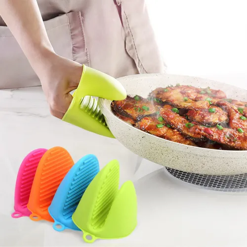 Multicolor Silicone Heat-Resistant Two-Finger Oven Mitts and Pot Holder