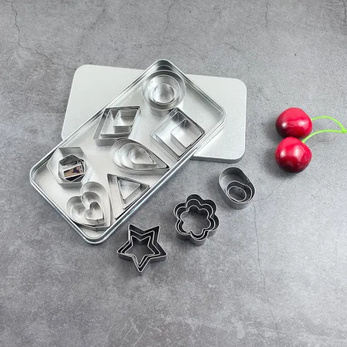 30-piece Stainless Steel Cookie Cutter Set